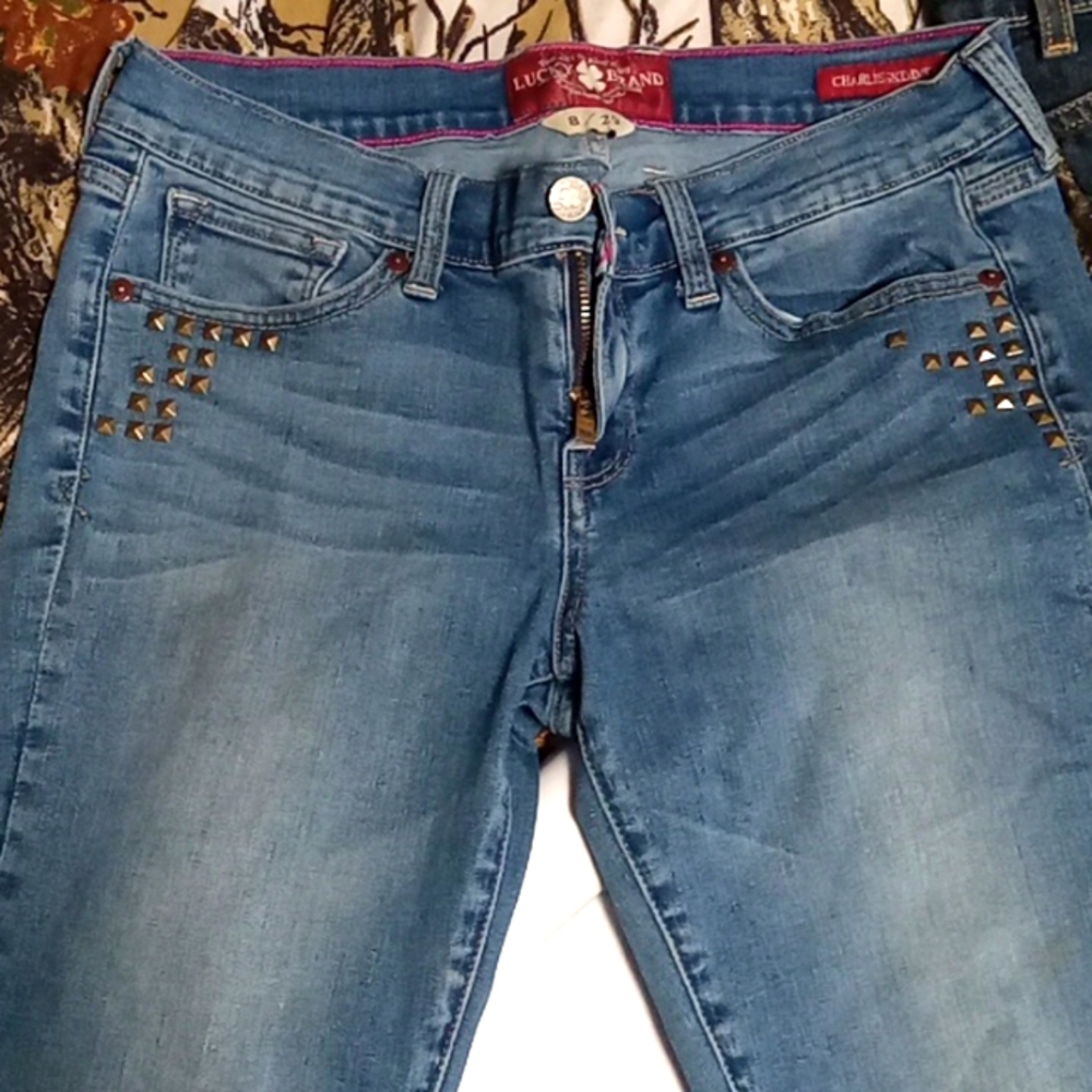 Lucky Brand Jeans- Smart sell is on. Message me to offer a discount.